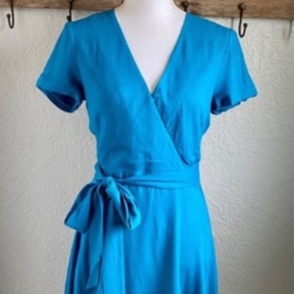 Alice + Olivia Adrianna Short-Sleeve Mock-Wrap Dress - Picture 3 of 3